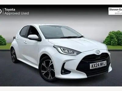 Used Toyota Yaris Design 116 HP (85 kW) 2024 White Hatchback