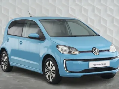 Usado VW e-up! 61 kW (83 HP) 2022 Azul Citadino