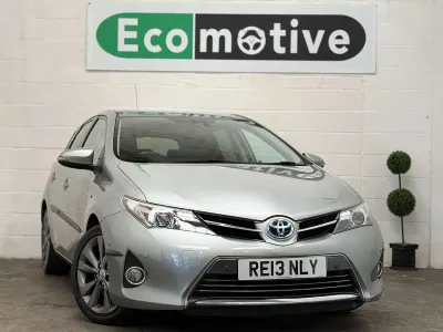 Used Toyota Auris Hybrid