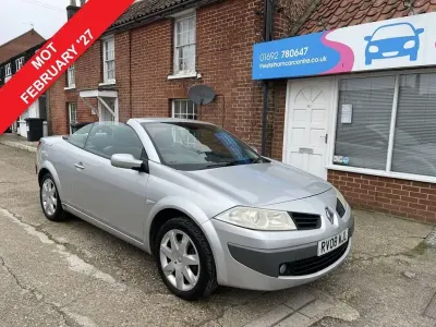 Usado Renault Mégane Coupé Dynamique 110 HP (80 kW) 2008 Cinzento Coupé