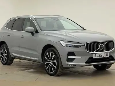 Usado Volvo XC60 Ultra 247 HP (181 kW) 2025 Cinzento SUV