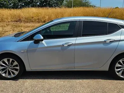 Used Vauxhall Astra Design Edition 2016 Silver Hatchback