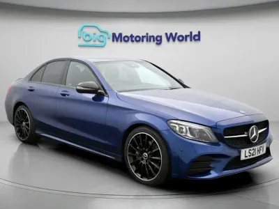 Usado Mercedes C200 AMG line 184 HP (135 kW) 2020 Azul Sedan