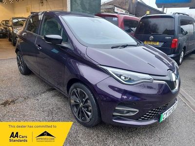 Used Renault Zoe Iconic 100 kW (136 HP) 2022 Mauve/purple Hatchback
