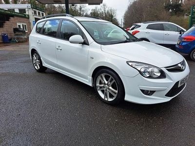 Used Hyundai i30 Premium 2011 White Estate