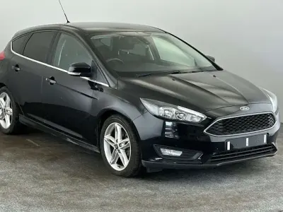 Used Ford Focus Zetec 120 HP (88 kW) 2015 Black Hatchback