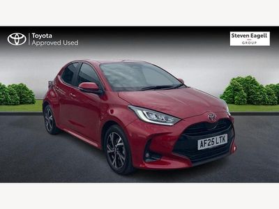 Used Toyota Yaris Hybrid Design 116 HP (85 kW) 2025 Red Hatchback