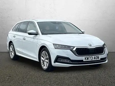 Used Skoda Octavia SE L 147 HP (108 kW) 2023 White Estate