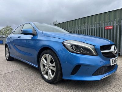 Begagnad Mercedes A200 Premium 2016 Blå Halvkombi