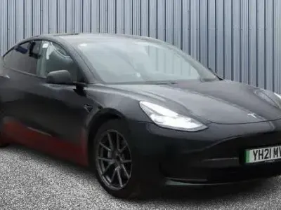 Usado Tesla Model 3 Standard Range 208 kW (283 CV) 2021 Negro Berlina