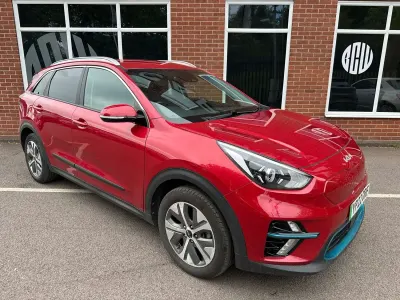 Begagnad Kia e-Niro 2022 Röd SUV