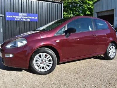 Used Fiat Punto Easy 77 HP (56 kW) 2013 Red Hatchback