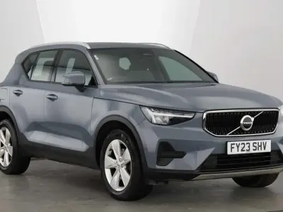Usado Volvo XC40 Core 2023 Cinzento SUV
