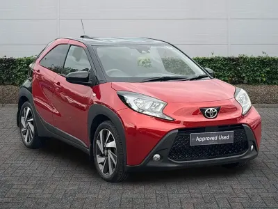 Used Toyota Aygo X 72 HP (52 kW) 2024 Red SUV