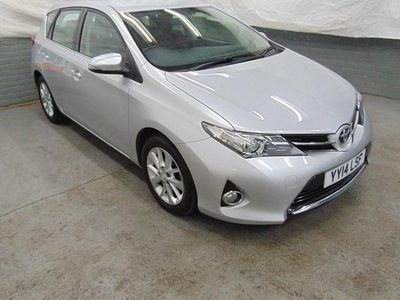 Used 2014 Toyota Auris | £4,990 (Fair price)