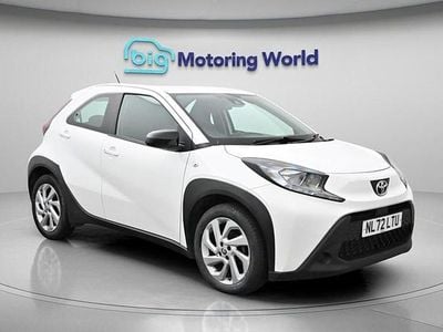 Used Toyota Aygo X PURE 72 HP (52 kW) 2022 White SUV
