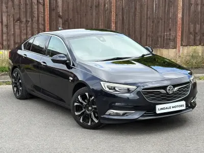Used Vauxhall Insignia Elite 136 HP (100 kW) 2017 Blue Hatchback