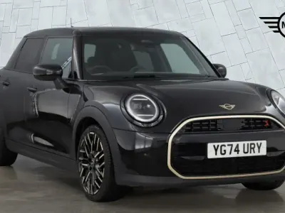 Gebraucht Mini Cooper S Hatch 201 PS (147 kW) 2024 Schwarz Kleinwagen