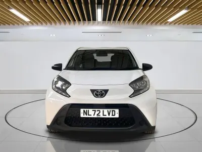 Used Toyota Aygo X PURE 72 HP (52 kW) 2022 White SUV