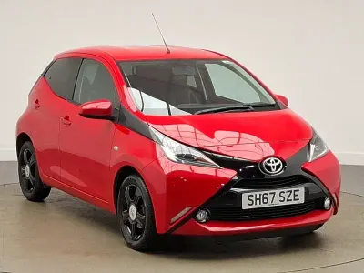 Gebraucht Toyota Aygo X-clusiv 68 PS (50 kW) 2017 Rot Kleinwagen