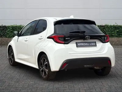 Used Toyota Yaris Design 116 HP (85 kW) 2024 White Hatchback