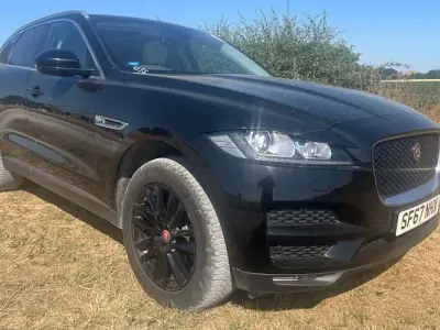 Used Jaguar F-Pace Portfolio 180 HP (132 kW) 2017 Black SUV