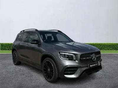 Begagnad Mercedes GLB220 AMG line 2023 Grå SUV