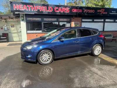 Used Ford Focus Zetec 115 HP (84 kW) 2012 Blue Hatchback