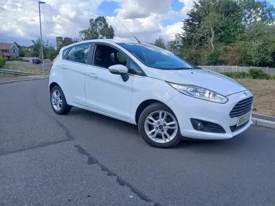 Used Ford Fiesta Zetec 98 HP (72 kW) 2015 White Hatchback