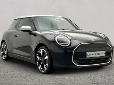 Used Mini Cooper Hatch 133 kW (181 HP) 2024 Black Hatchback
