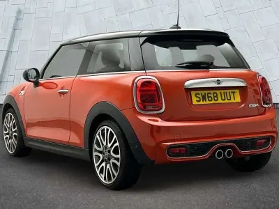 Used Mini Cooper S Exclusive 189 HP (139 kW) 2019 Orange Hatchback