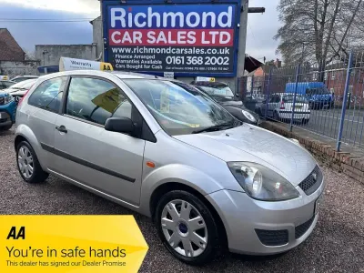 Used Ford Fiesta Style 74 HP (54 kW) 2006 Silver Hatchback