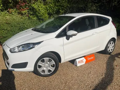 Used Ford Fiesta Style 82 HP (60 kW) 2014 White Hatchback