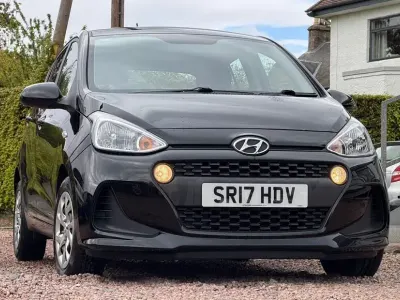 Usado Hyundai i10 SE 67 CV (49 kW) 2017 Azul Utilitario