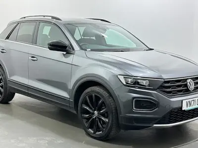 Usado VW T-Roc Black Edition 150 HP (110 kW) 2021 Cinzento SUV