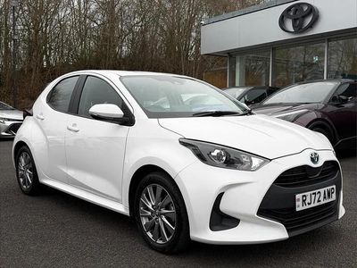 Used Toyota Yaris Hybrid 113 HP (83 kW) 2022 White Hatchback