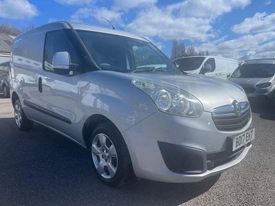Second-hand Vauxhall Combo Sportive 95 CP (69 kW) 2017 Argintiu Monovolum