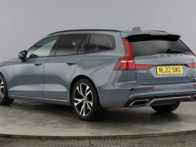 Used Volvo V60 R-Design 161 HP (118 kW) 2022 Estate