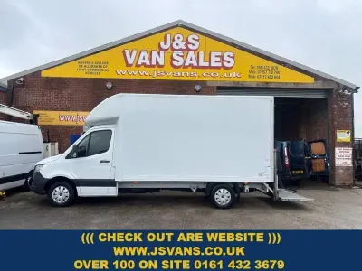 Usado Mercedes Sprinter Progressive 150 HP (110 kW) 2021 Branco Van