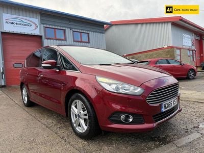 Used Ford S-MAX Titanium 160 HP (117 kW) 2015 Red MPV