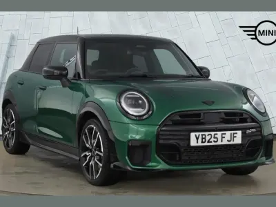 Usado Mini Cooper Hatch 113 kW (154 CV) 2025 Verde Utilitario
