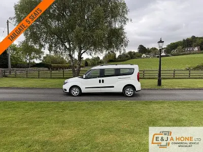 Käytetty Fiat Doblò 105 HP (77 kW) 2017 Valkoinen Tila-auto