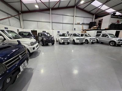 Used Suzuki Jimny 85 HP (62 kW) 2014 Green SUV