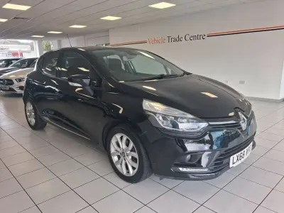 Used Renault Clio Dynamique 90 HP (66 kW) 2018 Black Hatchback