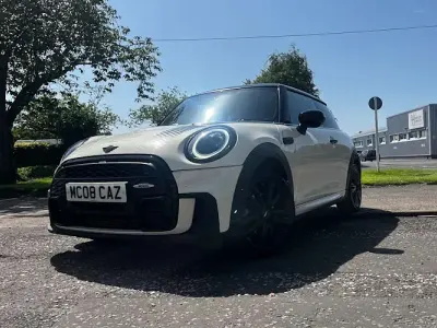 Used Mini Cooper Hatch 136 HP (100 kW) 2022 White Hatchback