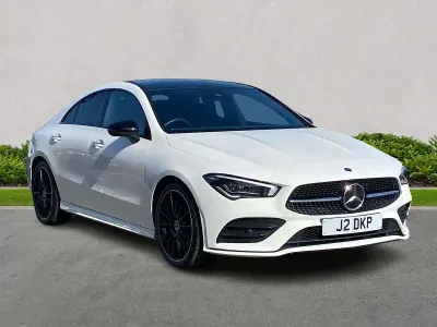 Begagnad Mercedes CLA200 AMG Line Premium Plus 2023 Vit Sportkupé