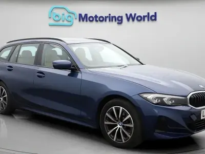 Begagnad BMW 330e Sport Line 292 HK (214 kW) 2024 Blå Kombi