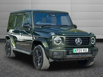 Usado Mercedes G580 AMG line 431 kW (587 HP) 2025 Verde SUV