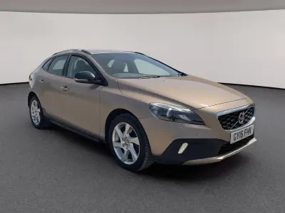 Used Volvo V40 120 HP (88 kW) 2016 Bronze Hatchback
