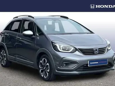 Usado Honda Jazz Hybrid 109 HP (80 kW) 2020 Cinzento Citadino